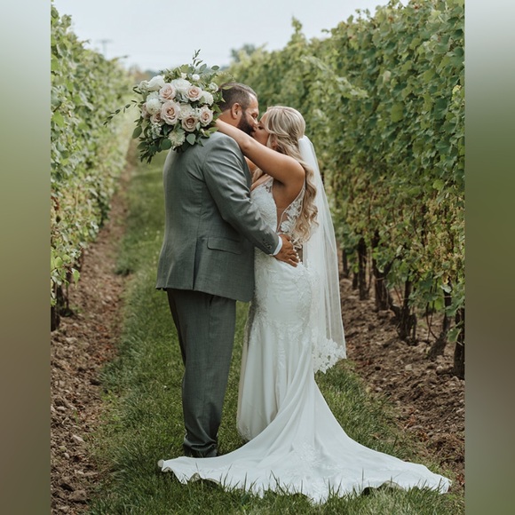 Wedding Dress - 7078 BY STELLA YORK - Picture 3 of 7